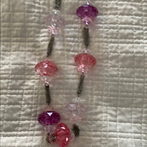 Unique crystal necklace and earring set - Picture 2 of 4